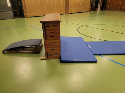2 - Überwinden (1. Hindernis ) Sporttest_Aufbau2