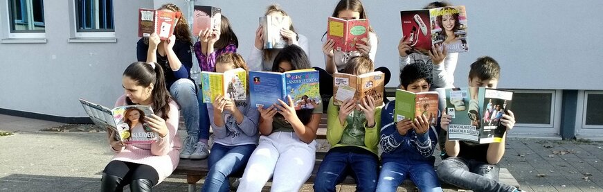 Lesende_Schule